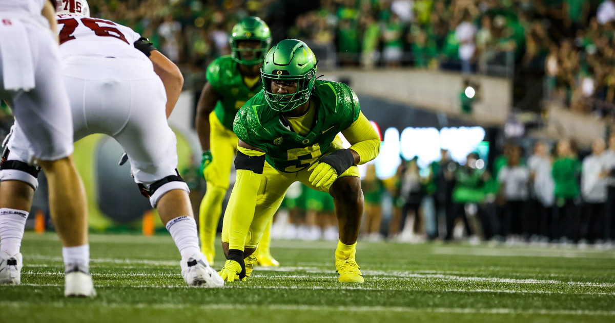 Oregon Ducks defensive lineman Brandon Dorlus lines up to rush the passer against the Stanford Cardinal.